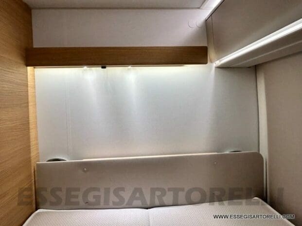 Adria New Matrix Axess M 600 SP GARAGE doppio pavimento 699 cm pieno
