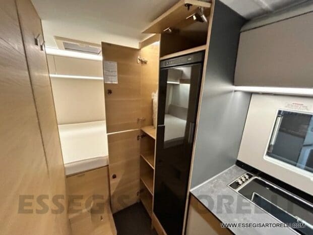 Adria New Matrix Axess M 600 SP GARAGE doppio pavimento 699 cm pieno