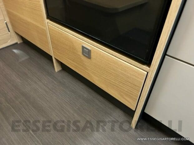 Adria New Matrix Axess M 600 SP GARAGE doppio pavimento 699 cm pieno