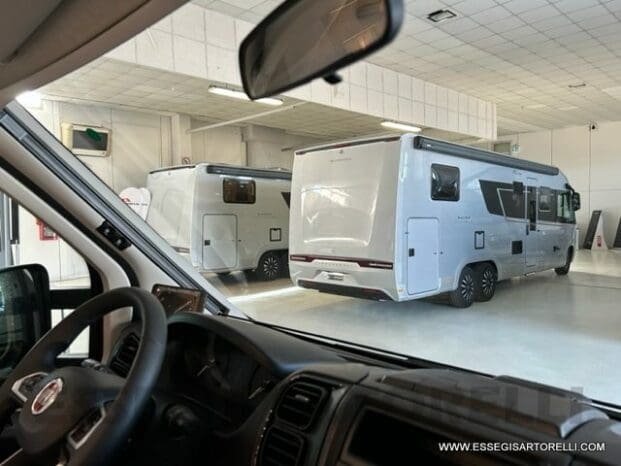 Adria New Matrix Axess M 600 SP GARAGE doppio pavimento 699 cm pieno