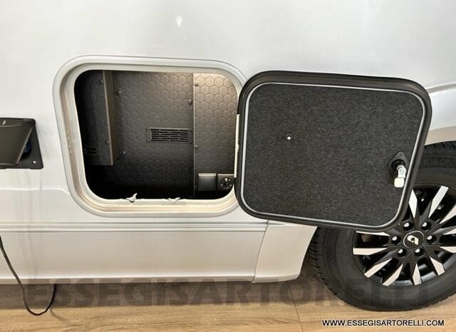 ADRIA SUPERSONIC 890 LC 170 CV AUTOMATICO GAMMA 2023 ALKO FULL DOPPIO ASSE MERCEDES SPRINTER pieno