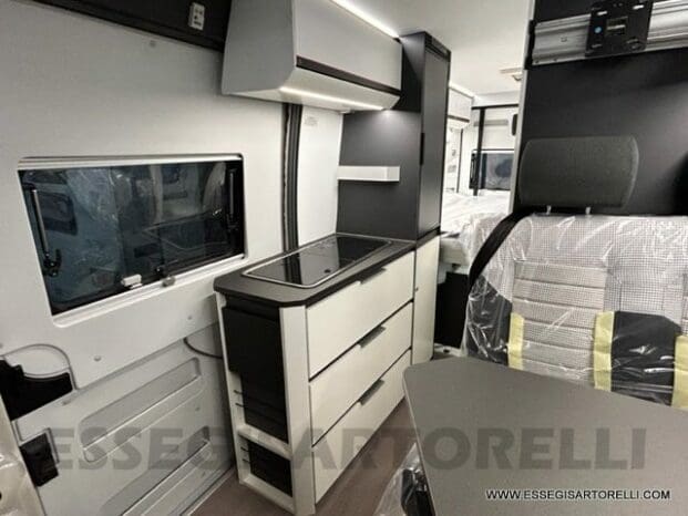 ADRIA NEW TWIN SPORTS 640 SGX SUPREME 35H 140 cv tetto sollevabile webasto skyroof GAMMA 2023 pieno