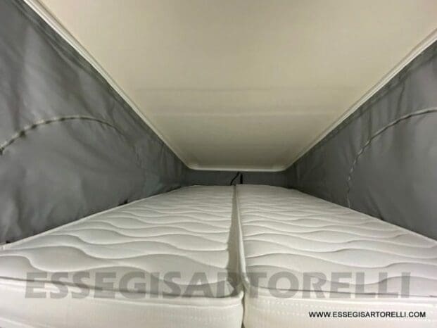 Chausson V 594 S VIP ROADLINE TETTO SOLLEVABILE POP-UP 540 cm pieno