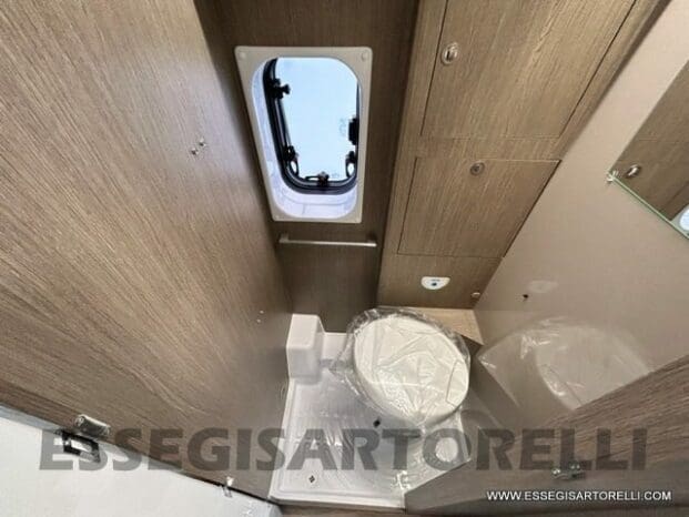 Chausson V 594 S VIP ROADLINE TETTO SOLLEVABILE POP-UP 540 cm pieno