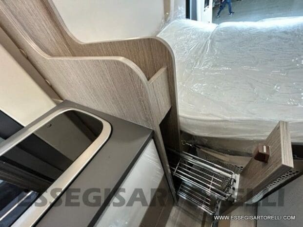 Chausson V 594 S VIP ROADLINE TETTO SOLLEVABILE POP-UP 540 cm pieno