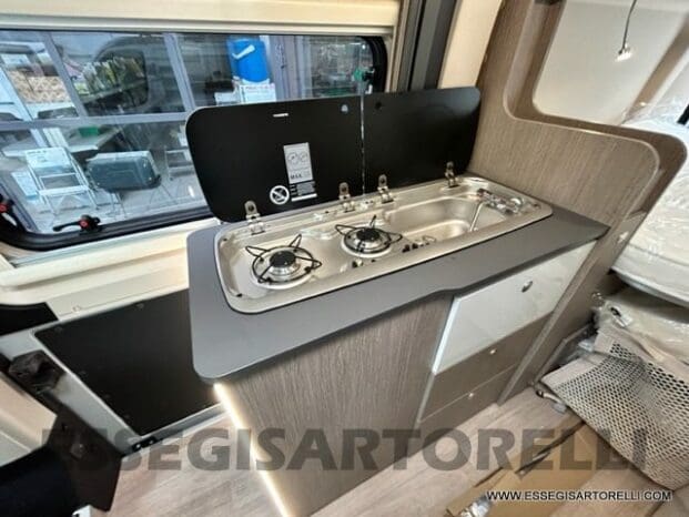 Chausson V 594 S VIP ROADLINE TETTO SOLLEVABILE POP-UP 540 cm pieno