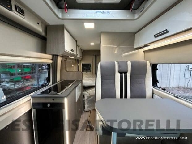 Chausson V 594 S VIP ROADLINE TETTO SOLLEVABILE POP-UP 540 cm pieno