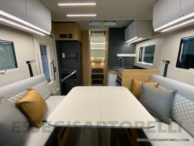 ADRIA MATRIX PLUS M 670 DL GAMMA 2023 letti gemelli e garage doppio pavimento pieno