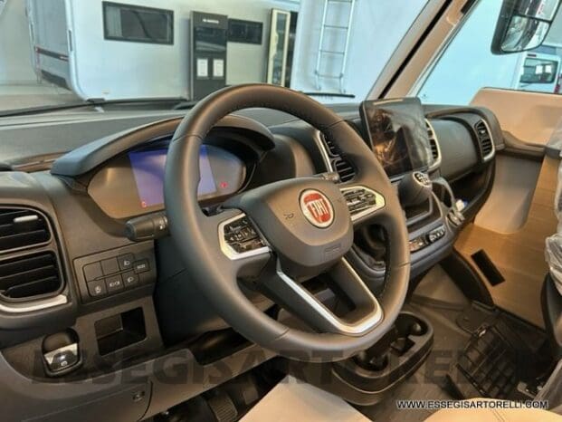 Adria Sonic Plus 700 SL garage letti gemelli GAMMA 2023 FARI LED E UCONNECT 10″ pieno