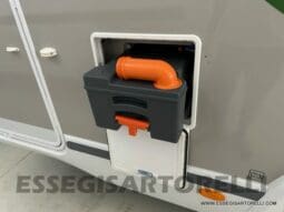 CHAUSSON TITANIUM 720 AUTOMATICO 170 CV POWER SEMINTEGRALE BASCULANTE 5 POSTI VIAGGIO 2023 pieno