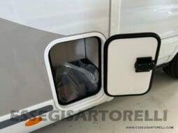 CHAUSSON TITANIUM 720 AUTOMATICO 170 CV POWER SEMINTEGRALE BASCULANTE 5 POSTI VIAGGIO 2023 pieno