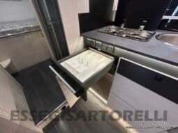 CHAUSSON TITANIUM 720 AUTOMATICO 170 CV POWER SEMINTEGRALE BASCULANTE 5 POSTI VIAGGIO 2023 pieno