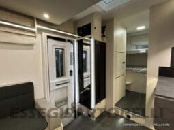 CHAUSSON TITANIUM 720 AUTOMATICO 170 CV POWER SEMINTEGRALE BASCULANTE 5 POSTI VIAGGIO 2023 pieno