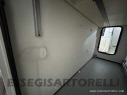 CHAUSSON TITANIUM 720 AUTOMATICO 170 CV POWER SEMINTEGRALE BASCULANTE 5 POSTI VIAGGIO 2023 pieno