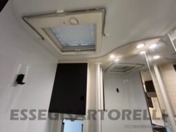 CHAUSSON TITANIUM 627 GARAGE AUTOMATICO FULL GARAGE GAMMA 2024 5 POSTI VIAGGIO 170 CV POWER pieno