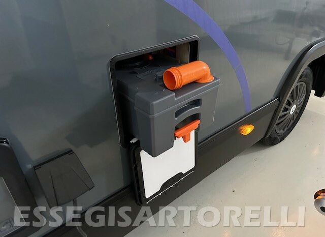 SEMINTEGRALE GARAGE COMPATTO 624 CM NOLEGGIO pieno