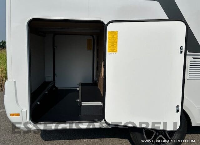 ADRIA SONIC PLUS 600 SL GARAGE 140 cv letti gemelli GAMMA 2024 AUTOMATICO pieno