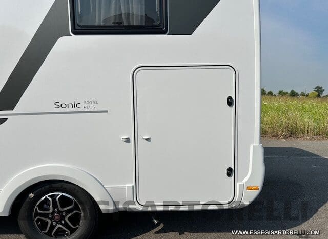 ADRIA SONIC PLUS 600 SL GARAGE 140 cv letti gemelli GAMMA 2024 AUTOMATICO pieno