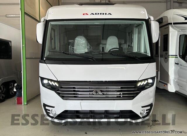 ADRIA SONIC PLUS 600 SL GARAGE 140 cv letti gemelli GAMMA 2024 AUTOMATICO pieno