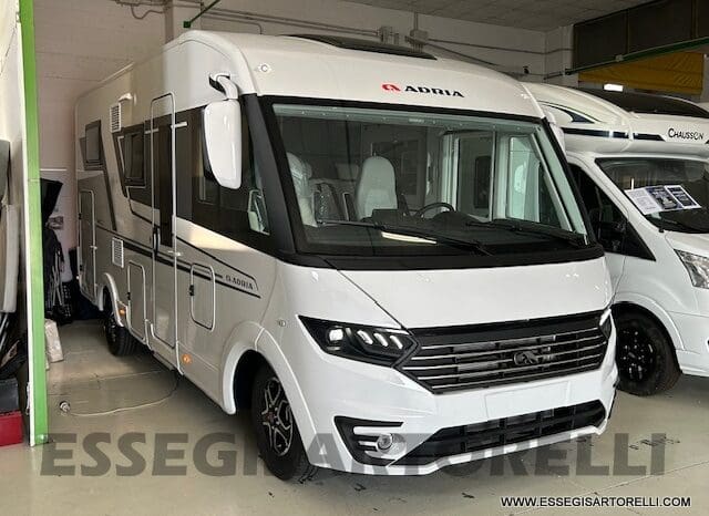 ADRIA SONIC PLUS 600 SL GARAGE 140 cv letti gemelli GAMMA 2024 AUTOMATICO pieno