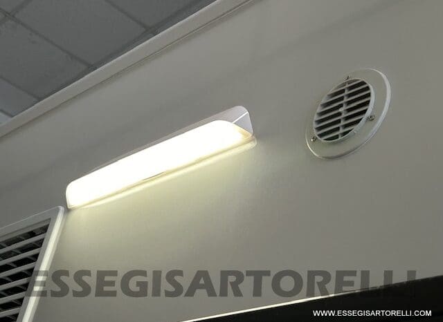 ADRIA SONIC PLUS 600 SL GARAGE 140 cv letti gemelli GAMMA 2024 AUTOMATICO pieno