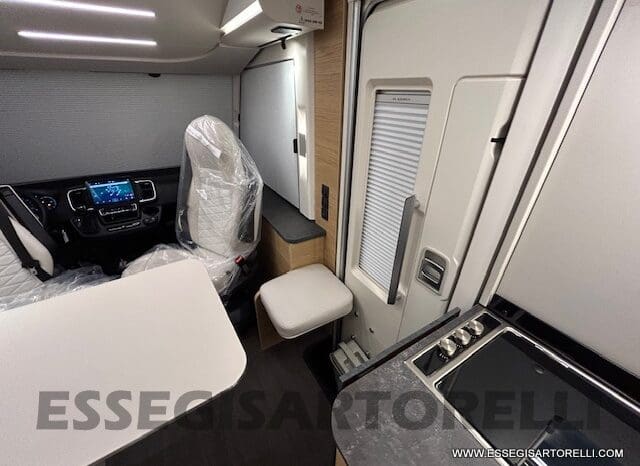 ADRIA SONIC PLUS 600 SL GARAGE 140 cv letti gemelli GAMMA 2024 AUTOMATICO pieno