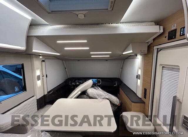 ADRIA SONIC PLUS 600 SL GARAGE 140 cv letti gemelli GAMMA 2024 AUTOMATICO pieno