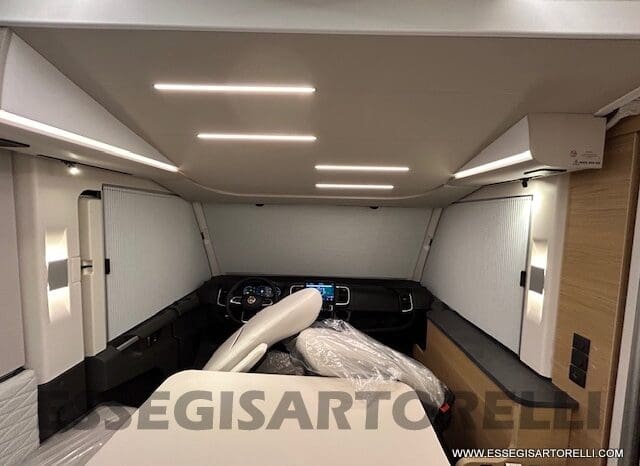 ADRIA SONIC PLUS 600 SL GARAGE 140 cv letti gemelli GAMMA 2024 AUTOMATICO pieno