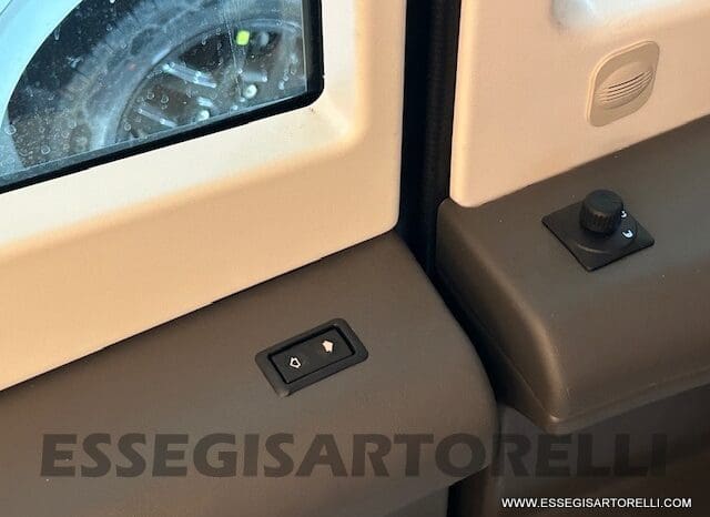 ADRIA SONIC PLUS 600 SL GARAGE 140 cv letti gemelli GAMMA 2024 AUTOMATICO pieno