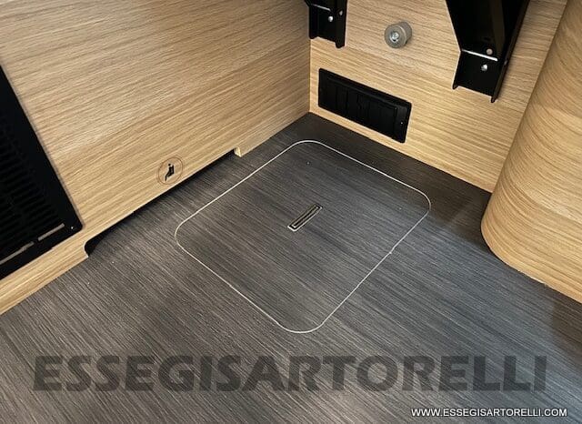 ADRIA SONIC PLUS 600 SL GARAGE 140 cv letti gemelli GAMMA 2024 AUTOMATICO pieno