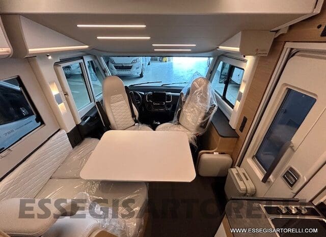 ADRIA SONIC PLUS 600 SL GARAGE 140 cv letti gemelli GAMMA 2024 AUTOMATICO pieno