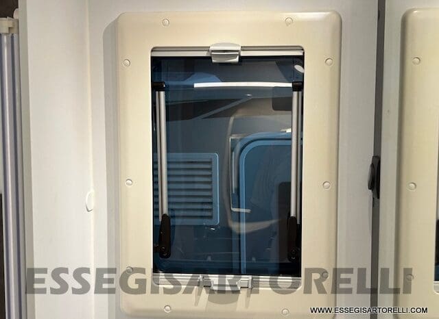 ADRIA SONIC PLUS 600 SL GARAGE 140 cv letti gemelli GAMMA 2024 AUTOMATICO pieno