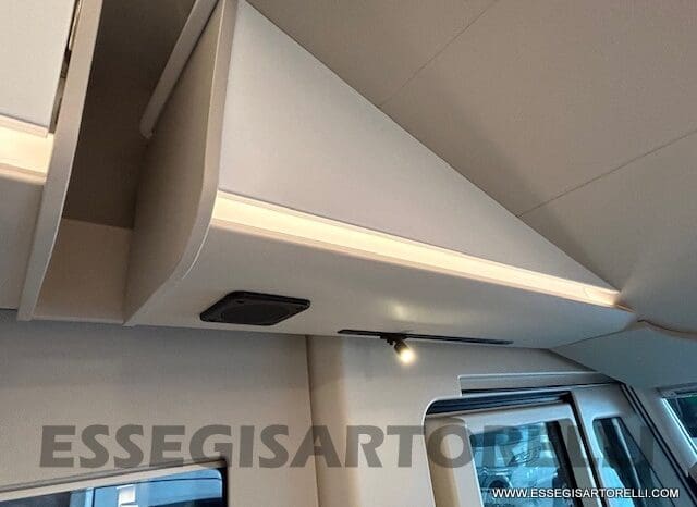 ADRIA SONIC PLUS 600 SL GARAGE 140 cv letti gemelli GAMMA 2024 AUTOMATICO pieno