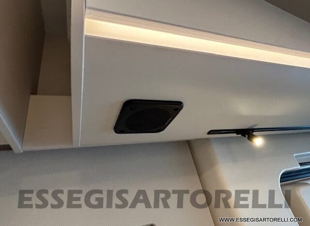 ADRIA SONIC PLUS 600 SL GARAGE 140 cv letti gemelli GAMMA 2024 AUTOMATICO pieno