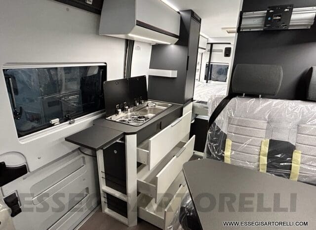 ADRIA NEW TWIN SPORTS 640 SGX SUPREME 35H 140 cv tetto sollevabile webasto skyroof GAMMA 2024 pieno