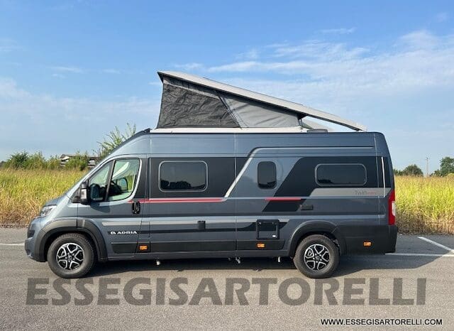 ADRIA NEW TWIN SPORTS 640 SGX SUPREME 35H 140 cv tetto sollevabile webasto skyroof GAMMA 2024 pieno