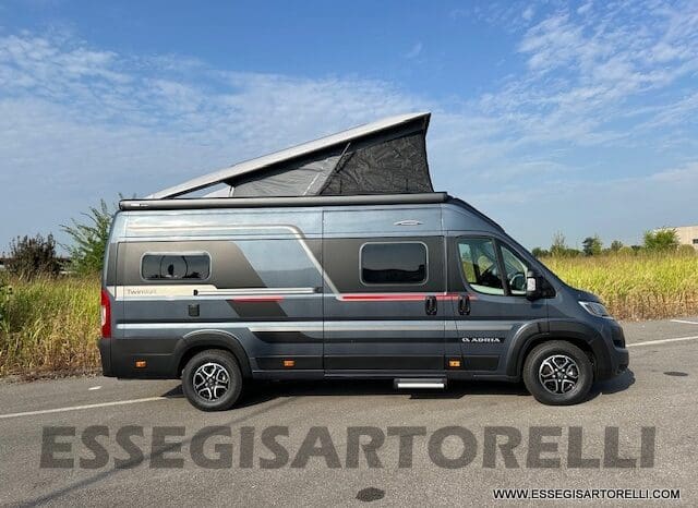 ADRIA NEW TWIN SPORTS 640 SGX SUPREME 35H 140 cv tetto sollevabile webasto skyroof GAMMA 2024 pieno