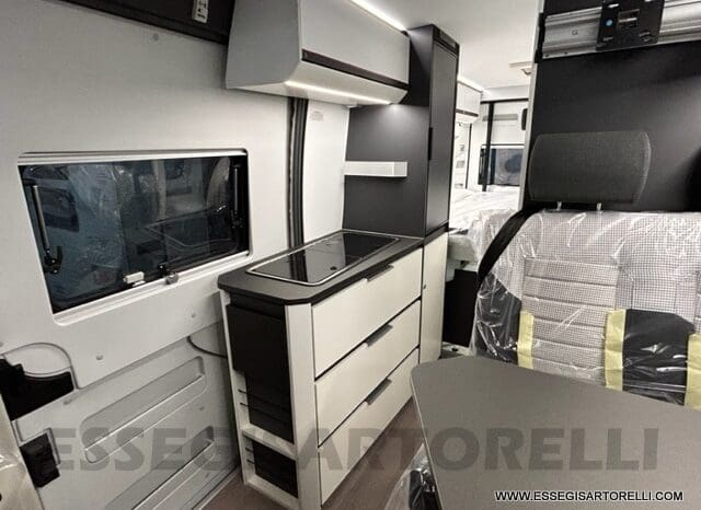 ADRIA NEW TWIN SPORTS 640 SGX SUPREME 35H 140 cv tetto sollevabile webasto skyroof GAMMA 2024 FIAT pieno