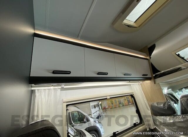 ADRIA SUNLIVING A 70 DK 699 CM 7 POSTI 2024 DOPPIA DINETTE GARAGE pieno