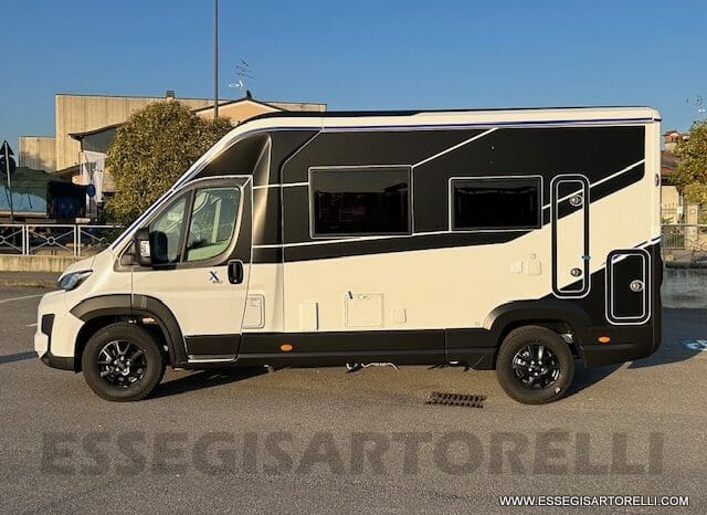 CHAUSSON NEW X 550 EXCLUSIVE LINE GAMMA 2025 599 CM SEMINTEGRALE COMPATTO BASCULANTE pieno