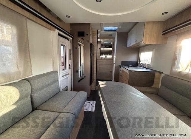 CHAUSSON FIRST LINE 640 GAMMA 2025 699 CM SEMINTEGRALE BASCULANTE E GARAGE pieno