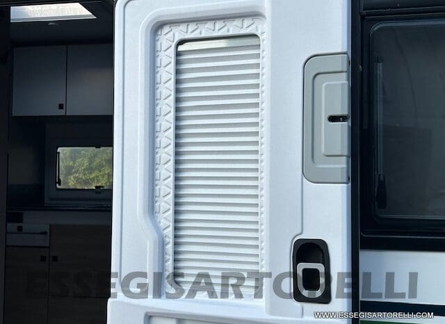 CHAUSSON FIRST LINE 640 GAMMA 2025 699 CM SEMINTEGRALE BASCULANTE E GARAGE pieno