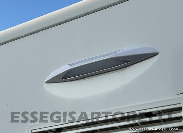 CHAUSSON FIRST LINE 640 GAMMA 2025 699 CM SEMINTEGRALE BASCULANTE E GARAGE pieno