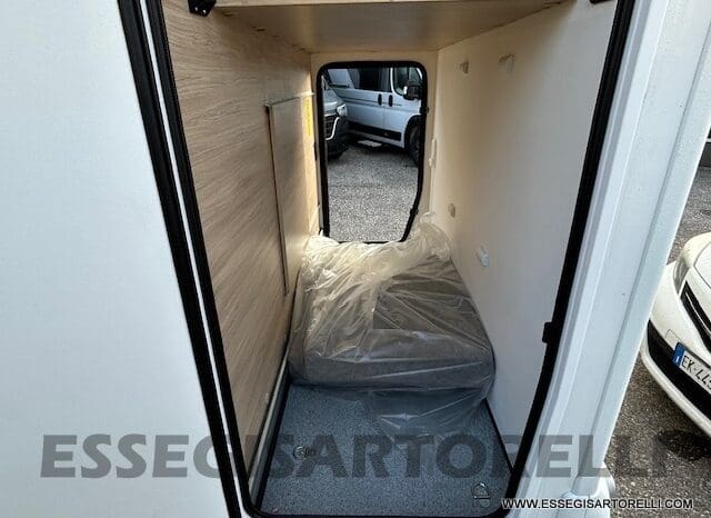 CHAUSSON FIRST LINE 640 GAMMA 2025 699 CM SEMINTEGRALE BASCULANTE E GARAGE pieno