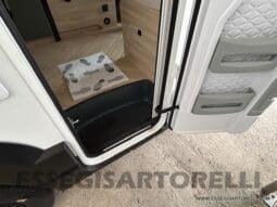 CHAUSSON NEW X 550 EXCLUSIVE LINE GAMMA 2025 599 CM SEMINTEGRALE COMPATTO BASCULANTE pieno