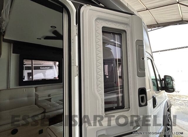 CHAUSSON NEW X 550 EXCLUSIVE LINE GAMMA 2025 599 CM SEMINTEGRALE COMPATTO BASCULANTE pieno