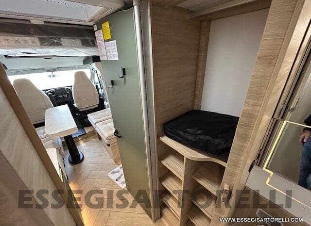 CHAUSSON NEW X 550 EXCLUSIVE LINE GAMMA 2025 599 CM SEMINTEGRALE COMPATTO BASCULANTE pieno