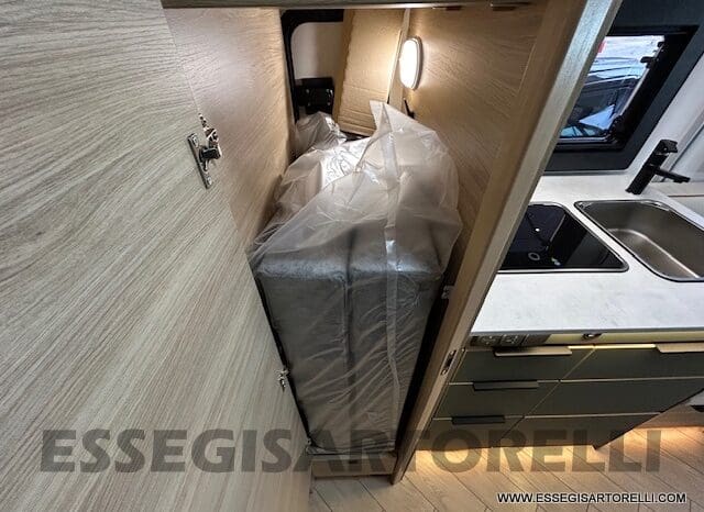 CHAUSSON NEW X 550 EXCLUSIVE LINE GAMMA 2025 599 CM SEMINTEGRALE COMPATTO BASCULANTE pieno