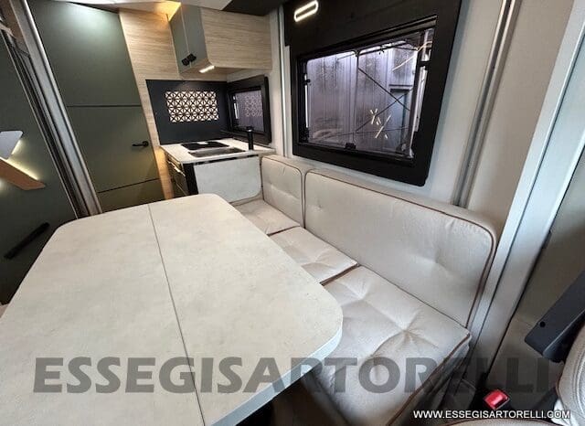 CHAUSSON NEW X 550 EXCLUSIVE LINE GAMMA 2025 599 CM SEMINTEGRALE COMPATTO BASCULANTE pieno