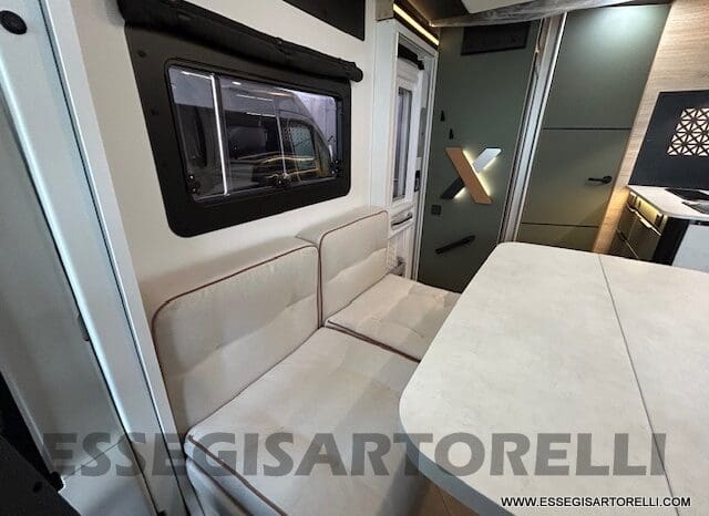 CHAUSSON NEW X 550 EXCLUSIVE LINE GAMMA 2025 599 CM SEMINTEGRALE COMPATTO BASCULANTE pieno